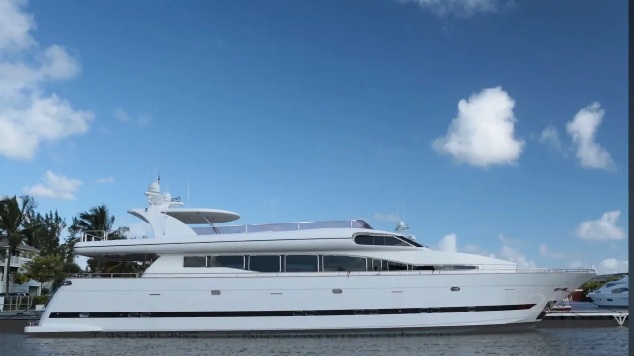 Aquaholic 110ft Horizon luxury yacht charter in Cabo San Lucas Mexico