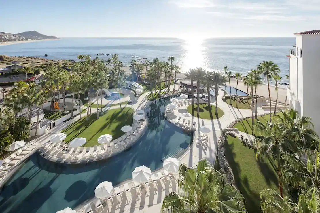 Airport transfer to La Pacifica by Hilton
