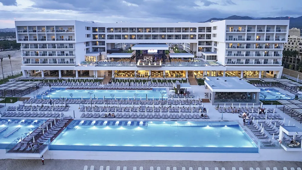 Airport transfer to Riu Palace Baja California