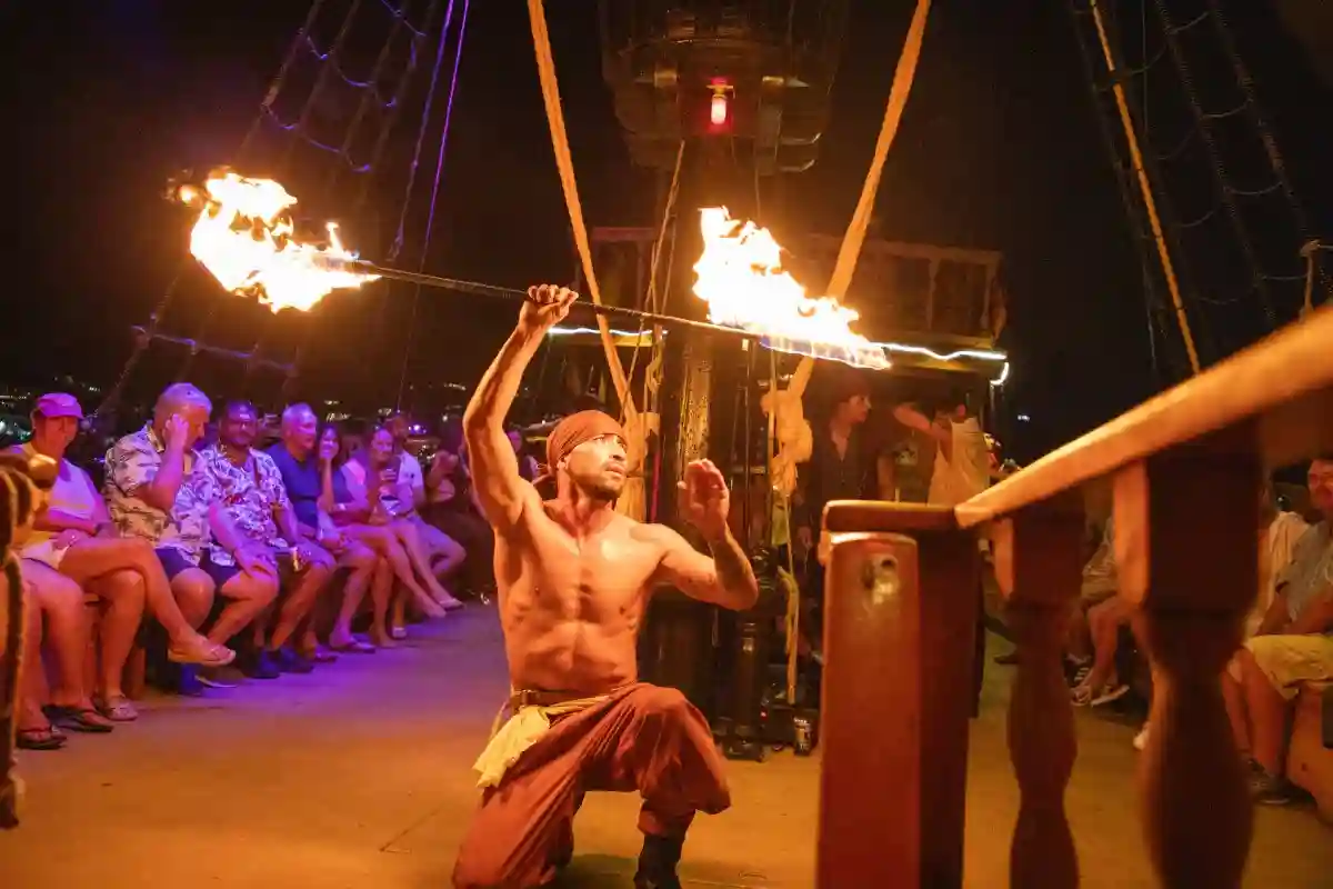 Crucero Sunset y Show Pirata Yo Ho Ho 5