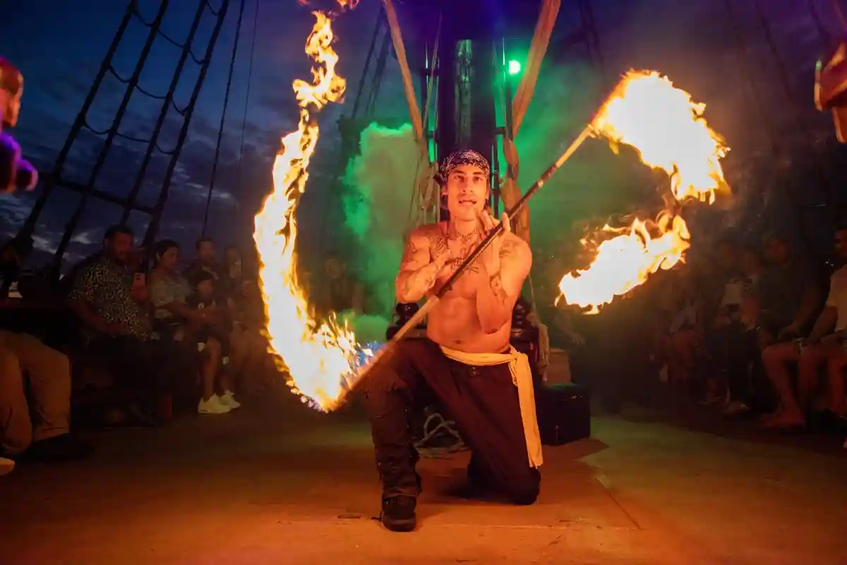 Crucero Sunset y Show Pirata Yo Ho Ho 6