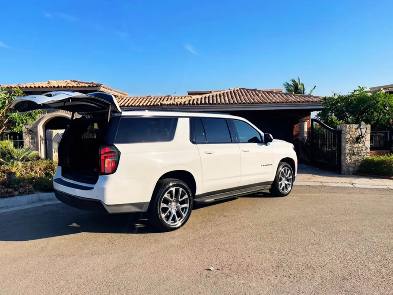Chevrolet Suburban waiting at SJD Airport for Los Cabos Transportation