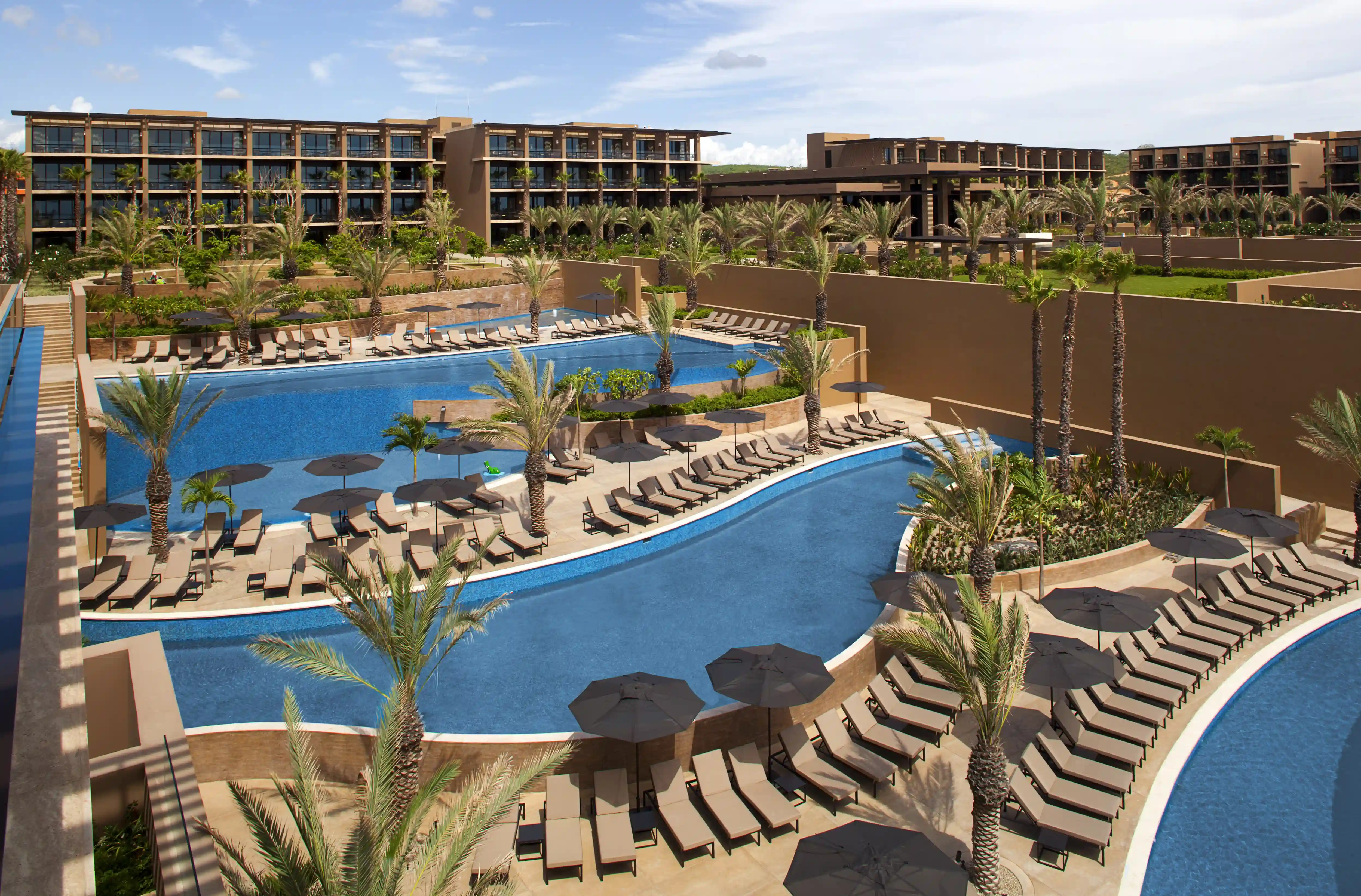 Airport transfer to JW Marriott Los Cabos Beach Resort & Spa